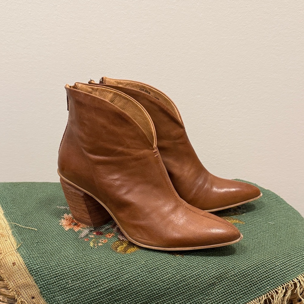 Miz Mooz Jovie Tan Leather Ankle Booties